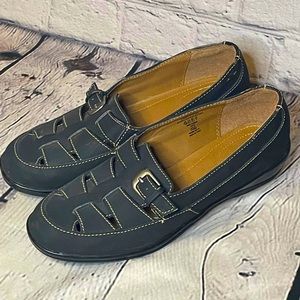 Thom McAn Dalia black loafers with gold buckle size 7.5 women’s